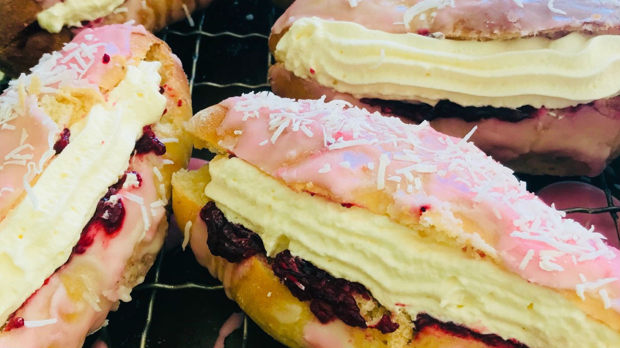 Nici Wickes: Pink Icing Buns