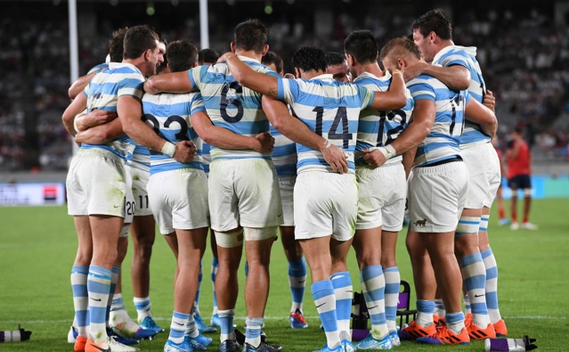 Argentina team huddle. Photo / Photosport
