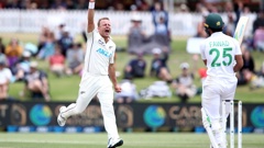 Neil Wagner celebrates the wicket of Fawad Alam. (Photo / Getty)