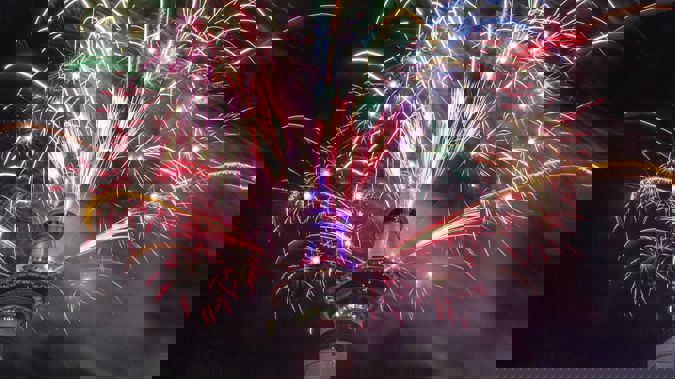 Pin on new years eve 2015 New Year's Eve 2020 - New Year's Eve at Old Town - theburgerqueens-wall