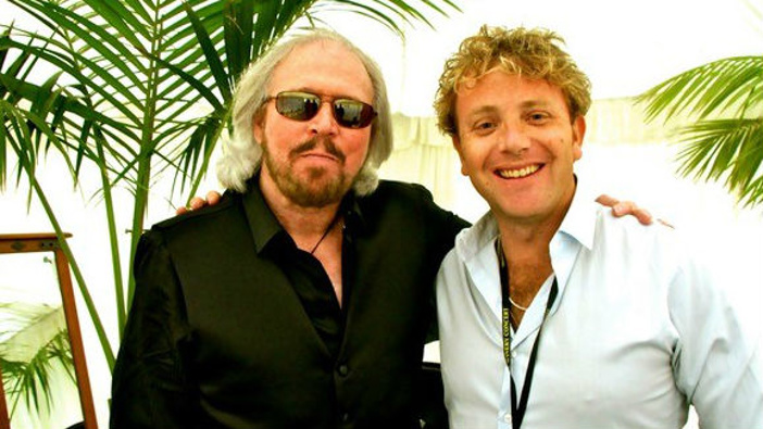 Sir Barry Gibb with Tim Roxborogh at the Mission Estate in 2013. (Photo / Supplied)