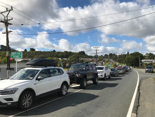 A queue of vehicles at the testing station in Kamo, north of Whangārei yesterday. Photo / Karina Cooper