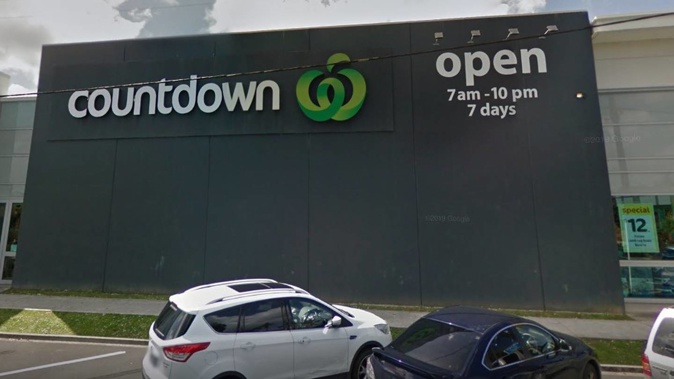 Countdown spokeswoman confirmed one of the two people being urgently re-tested as a possible community case visited the Orewa store between 1pm and 2pm on Monday. Photo / Google