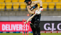Cricket: Grim night for Black Caps and White Ferns