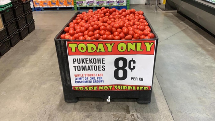 Pak'nSave Royal Oak has one-upped colleagues from Hastings, offering tomatoes for 8 cents a kilo. Photo / Supplied