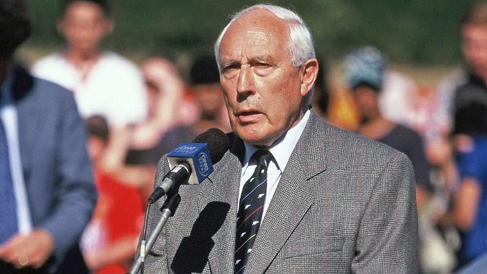 Rugby commentator Iain Gallaway has died at the age of 98. Above, pictured in 2016. (Photo / PhotoSport)