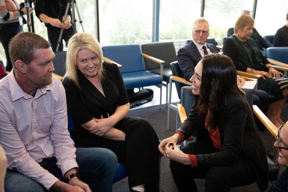 Prime minister Jacinda Ardern speaking to the late Blair Vining and his wife Melissa for the announcement of a new national cancer agency in 2019. (Photo / Sylvie Whinray)