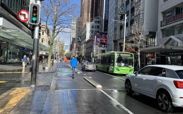 Auckland Council proposes to reduce Queen St to one lane in each direction. (Photo / File)