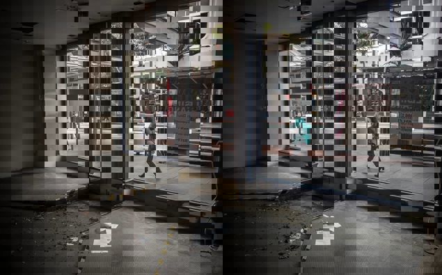 Vacant retail premises on Auckland's Queen St. (Photo / Michael Craig)