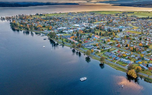 The bird's eye view of the stunning setting of Te Anau. (Photo / 123rf)