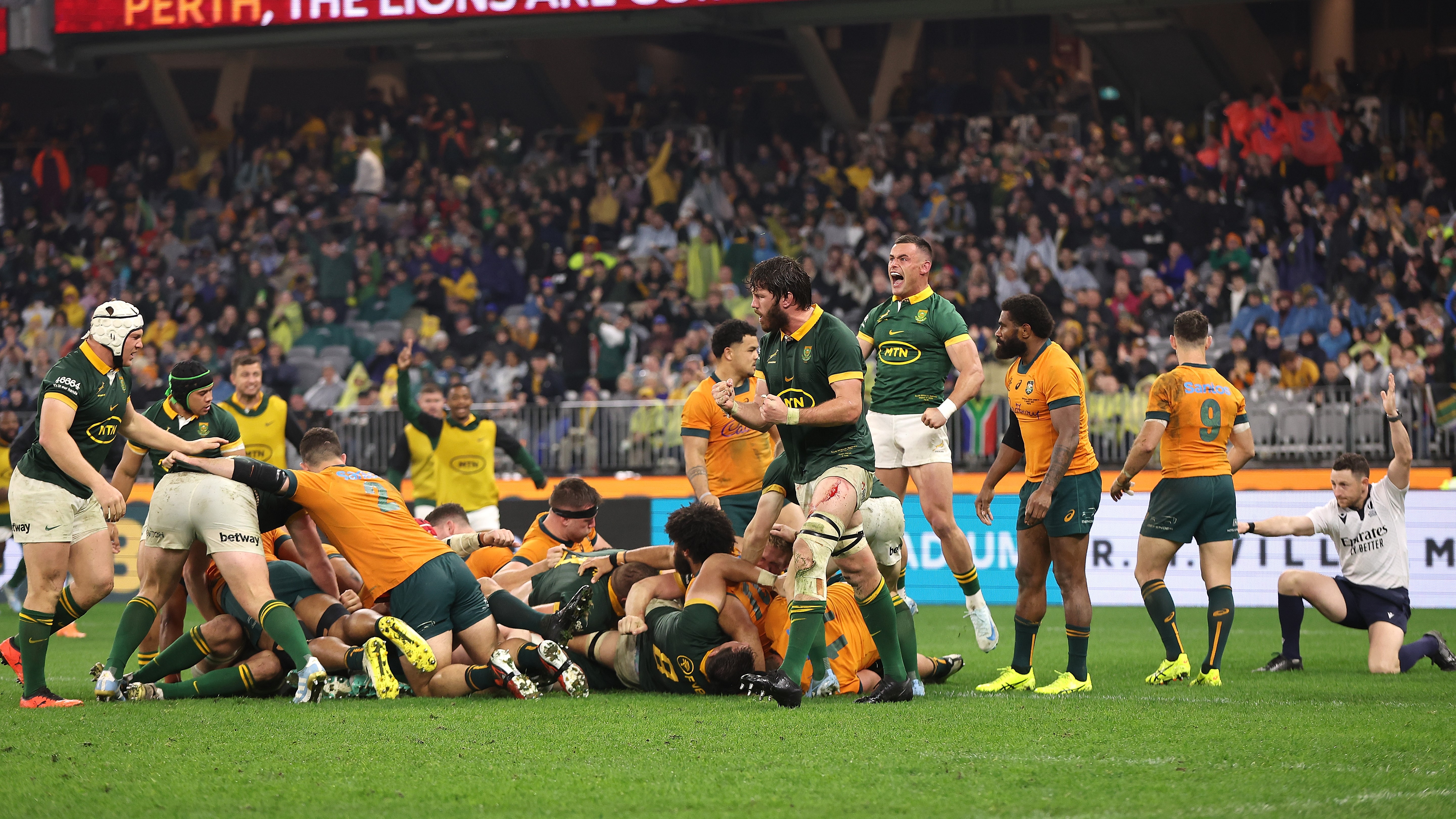 Ruan Nortje and Jesse Kriel of the Springboks celebrate a try during The Rugby Championship match between Australia Wallabies and South Africa Springboks at Optus Stadium on August 17, 2024 in Perth, Australia. (Photo by Paul Kane/Getty Images)