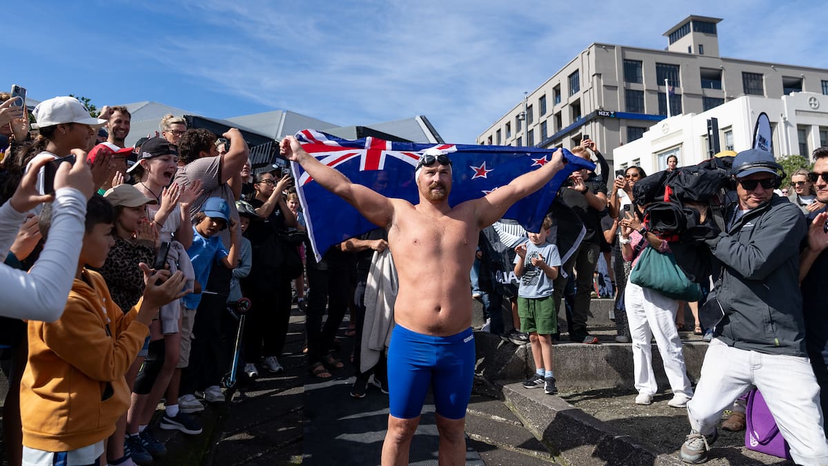 'Feels great': Jono Ridler completes record-setting 1367km swim