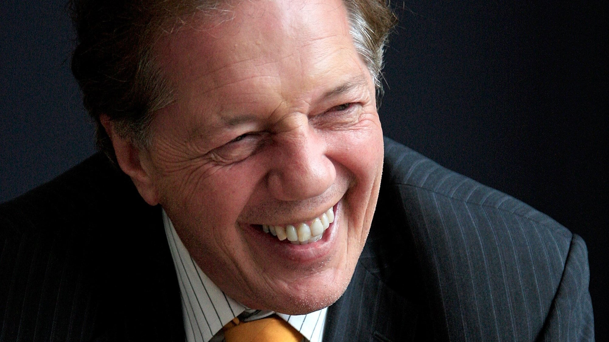 Farewell, Sir Tim: Locals queue to pay tribute to Sir Tim Shadbolt in Invercargill