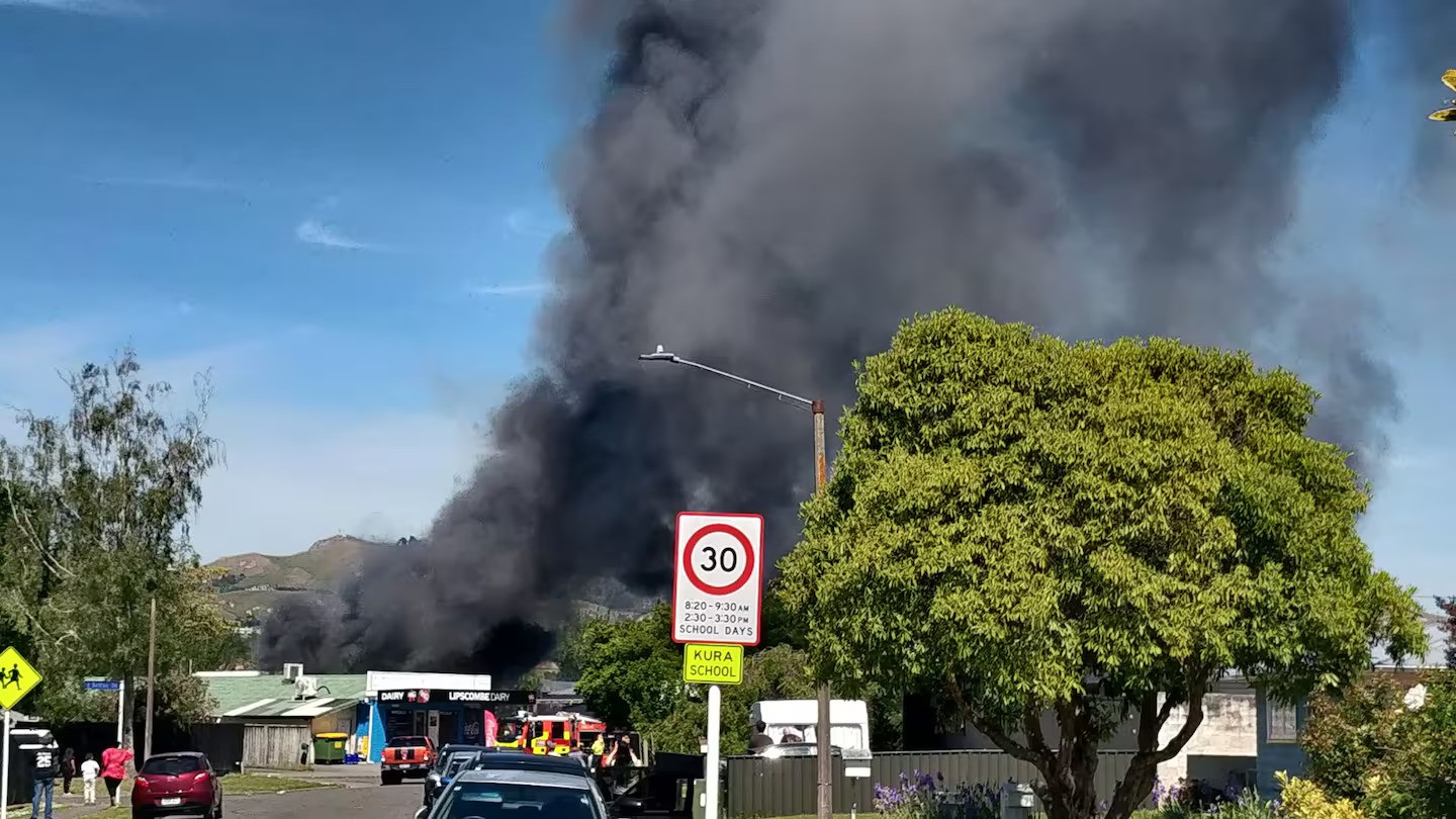 Smoke from the garage fire in Havelock North. Photo / Lee Winters