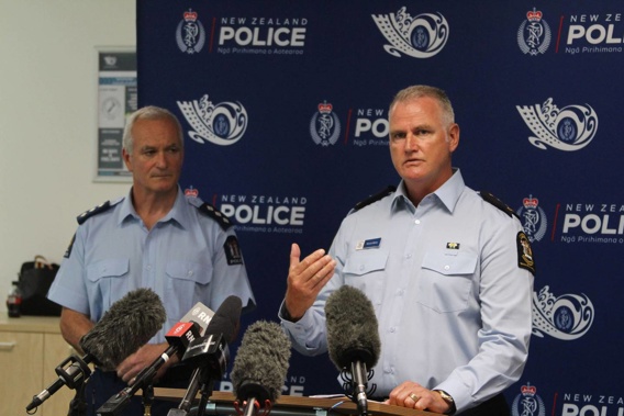 Detective Inspector Paul Newman and Customs Manager of Intelligence Bruce Berry. (Photo / NZME)