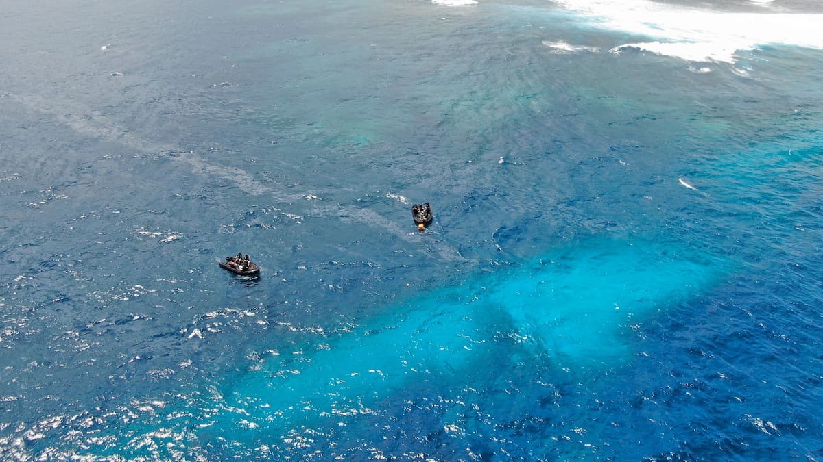 Royal New Zealand Navy naval divers on the scene above HMNZS Manawanui, off the Southern Coast Of Upulo. Photo / New Zealand Defence Force