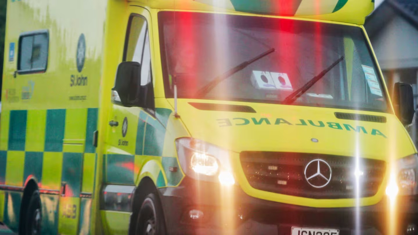 One dead, one critically injured in three-car crash on SH1 near Pōkeno