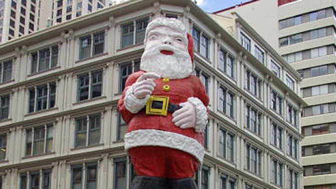 The Queen Street Santa's been saved by a generous Auckland business (Photo: Getty Images)