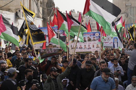 Palestinians wave their national flags during a rally to mark Al-Quds, or Jerusalem, Day at the main road in Gaza City, Friday, April 29, 2022. (Photo / AP)