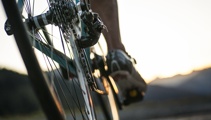 Kiwi cyclist undertakes record-setting solo journey across Australia 