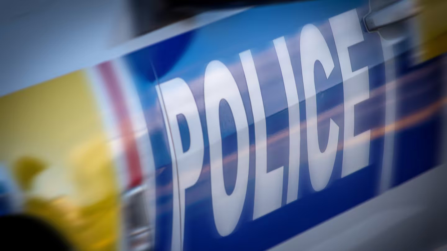 Large police chase through central Auckland as up to 15 cars pursue vehicle