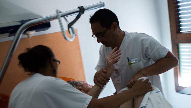 A Christchurch carer for the elderly says 'granny dumping' at hospitals isn't just a problem over holiday weekends. (Getty Images)