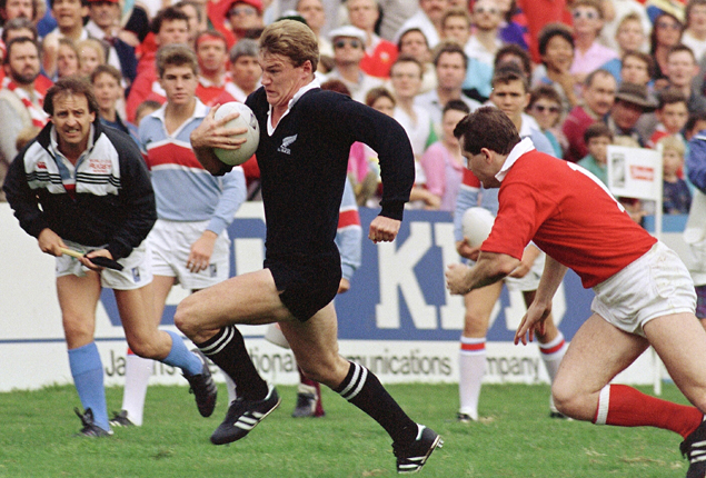1987 - Our first Rugby World Cup jersey, keeping with the white collar and the silver fern on the left-hand side