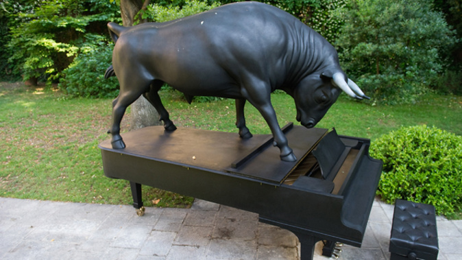 Christchurch's large bronze sculpture of a bull has a new stamping ground (Getty Images)