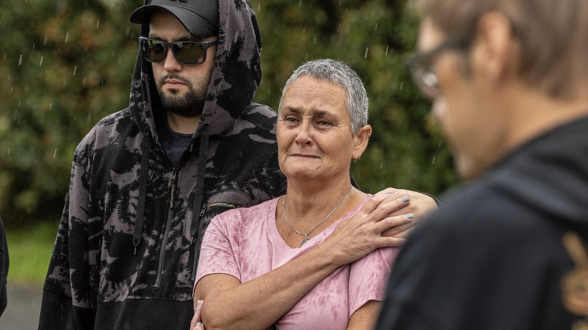 Sister says she was messaged by 'broken' brother 30 minutes before Waitārere Beach shooting