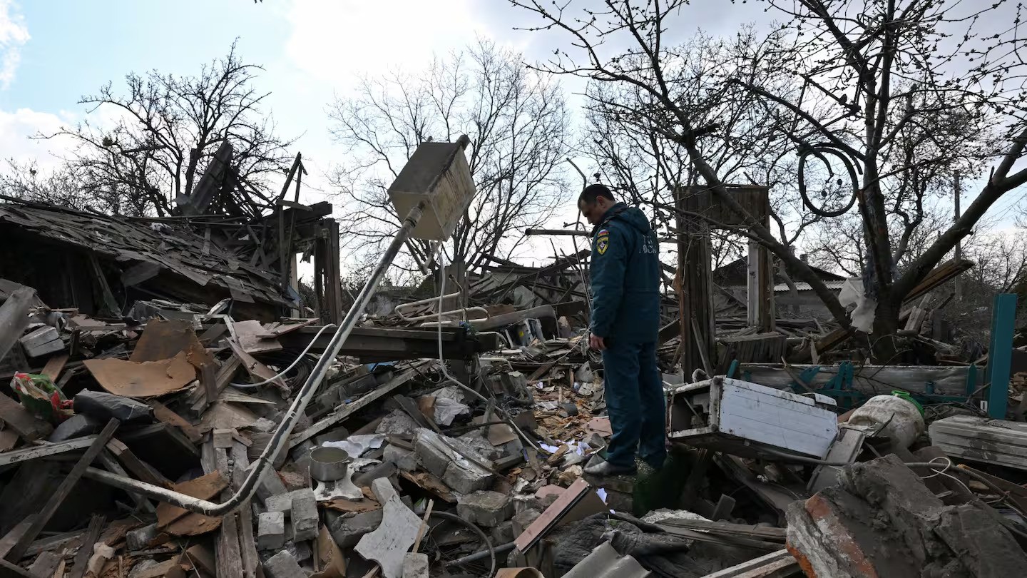 On a knife edge: Brief Easter ceasefire tests Russia-Ukraine front lines