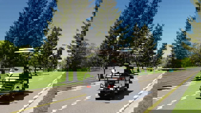 An intoxicated Florida woman drove a golf cart down a busy highway. Photo / 123RF