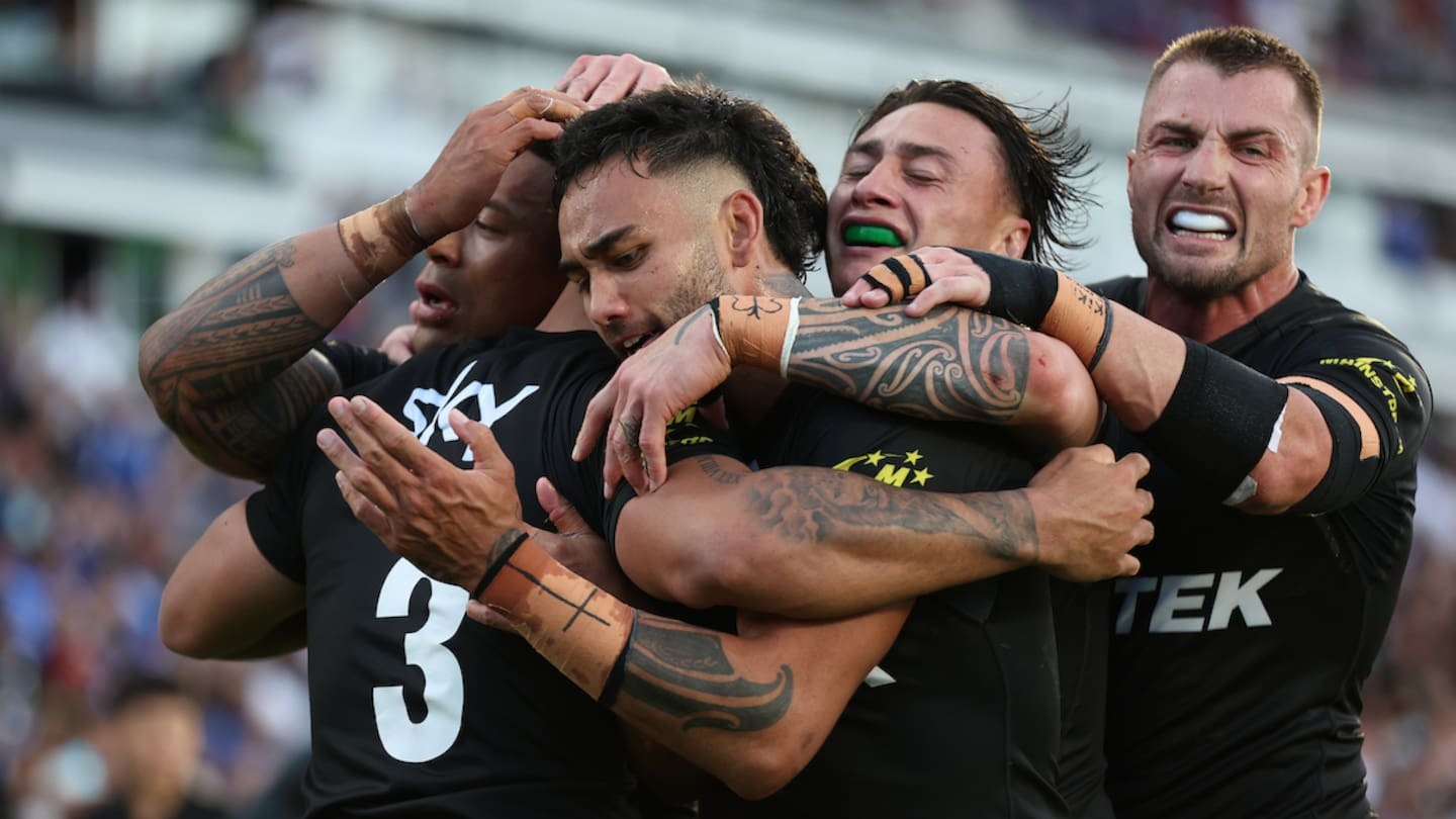 The Kiwis celebrate an early try against Samoa. Photo / Photosport