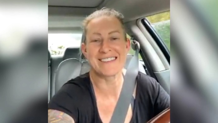 Tammy Watson claims she was able to cross border to attend anti-vax protest. (Photo / Twitter)