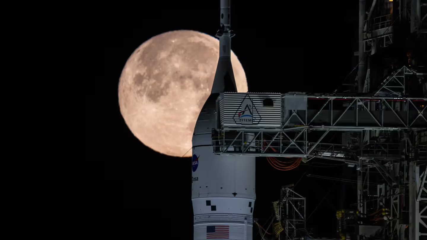 Nasa unveils plan for permanent Moon base by 2032