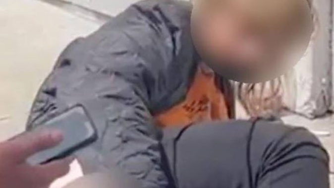 A woman was filmed giving birth on a public footpath. Photo / Twitter/ppv_tahoe