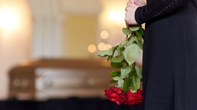 A woman who buried her brother last month claims the Waikato funeral service they used lied about upfront costs.