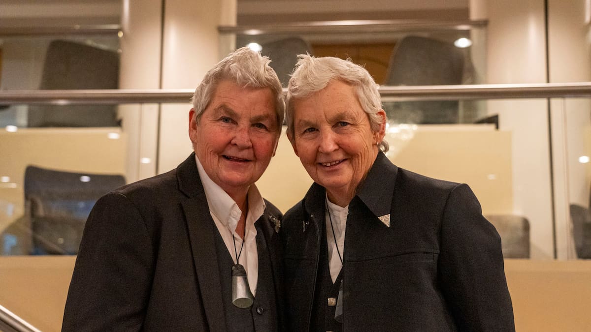 Dame Jools Topp's final message to NZ shared by twin sister Lynda