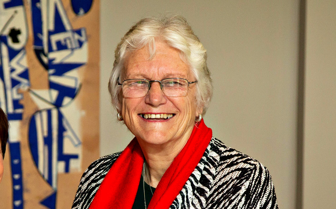 Former Silver Ferns coach weighs in on the Dame Noeline coaching saga 