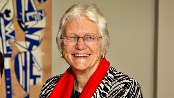 Former Silver Ferns coach weighs in on the Dame Noeline coaching saga