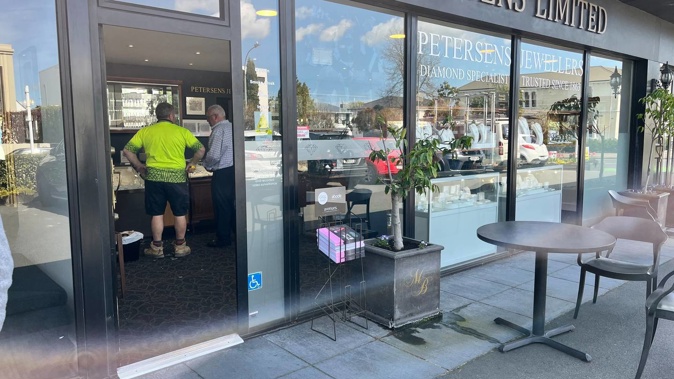 Petersens Jewellers in Merivale was the target of a smash and grab. Photo / Hamish Clark