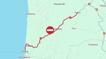 Motorists trapped along SH3 in Awakino Gorge after flooding and slips; rain to fall until noon
