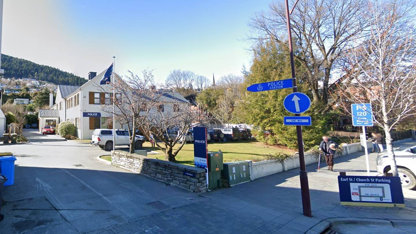 The Queenstown Police Station in Camp St where a man is alleged to have jumped on half a dozen patrol cars. (Photo / Google Streetview)