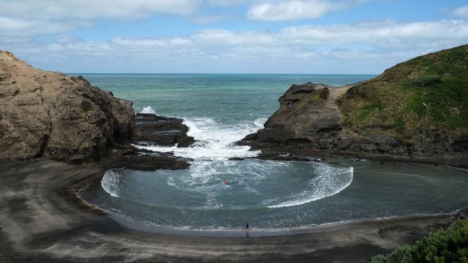 A person was swept off the rocks at the Blue Pool at the south end of Piha Beach. Photo / Alex Robertson
