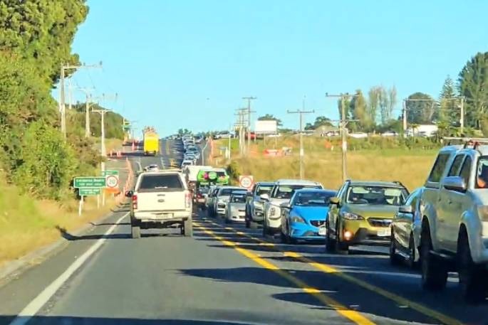A screenshot from a video sent by SunLive reader Josh Hein of the SH2 traffic on Tuesday, January 16. Photo / Josh Hein