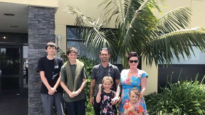 Mark MacLean and Dereda Lipsey-MacLean with their children Tyrin, 17, Javiah, 16, Sequoia, 10 and Kordei, 6. Photo / Supplied
