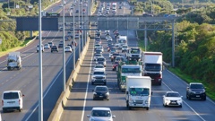 Motorway traffic on SH20 Mangere Bridge, Auckland.  30 July 2025 New Zealand Herald photograph by Jason Dorday