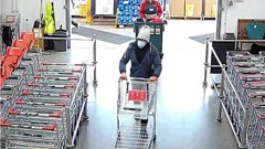 Missing father Tom Phillips disguised himself while shopping at Bunnings. Photo / NZ Police
