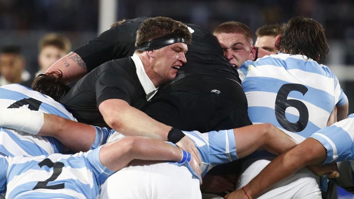 Fabian Holland of New Zealand in the maul during the Rugby Championship 2025 match between Argentina Pumas and New Zealand All Blacks at Mario Alberto Kempes Stadium on August 16, 2025 in Cordoba, Argentina. (Photo by Marcos Brindicci/Getty Images)