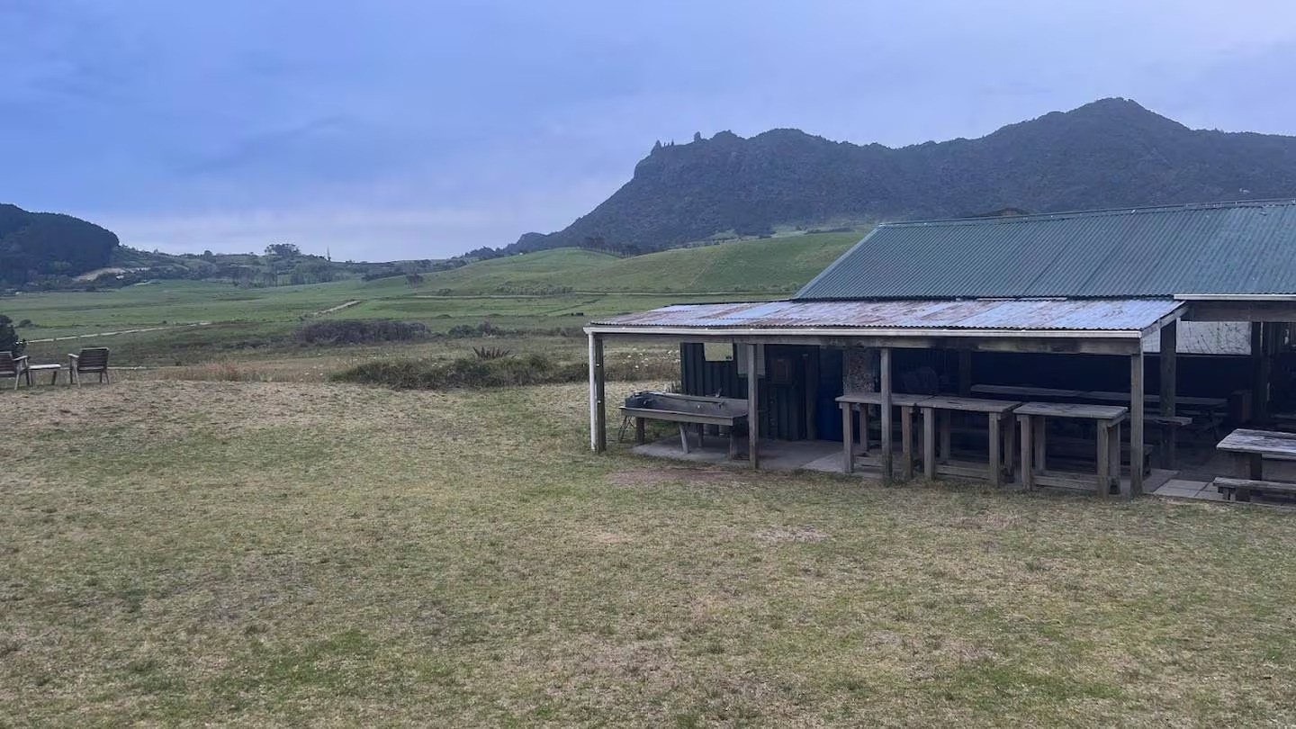 The idyllic Jaggers Camp on the Te Araroa Trail near Ocean Beach in Whangārei.