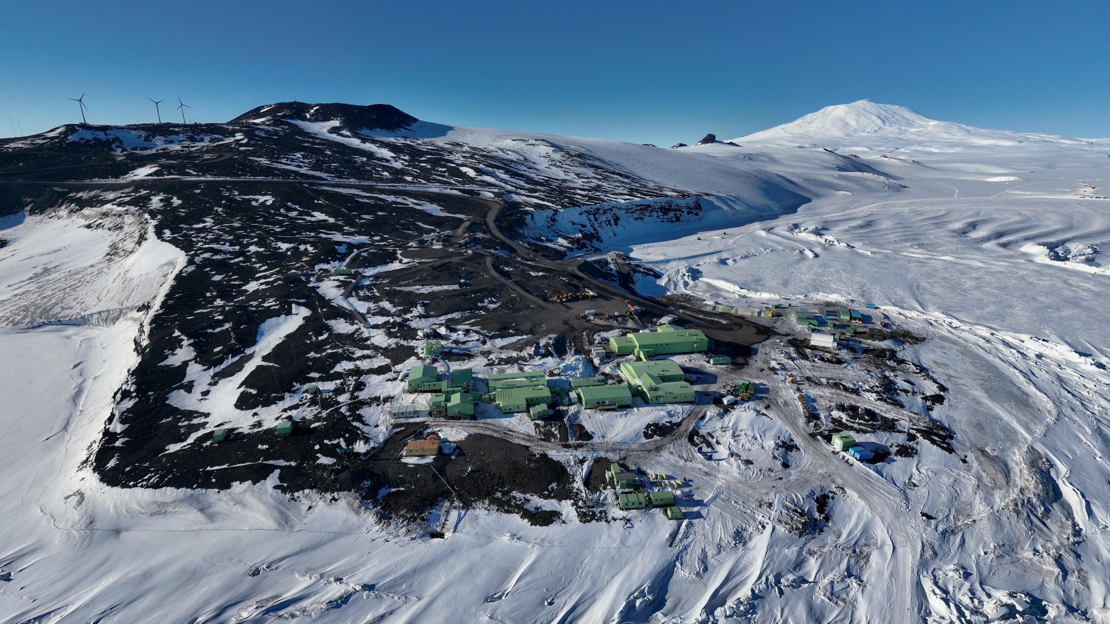 "It's beautiful down here": Scott Base Winter Leader highlights the benefits Antarctic living